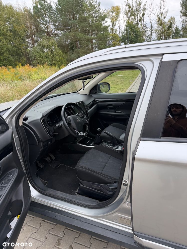 Mitsubishi Outlander - 5