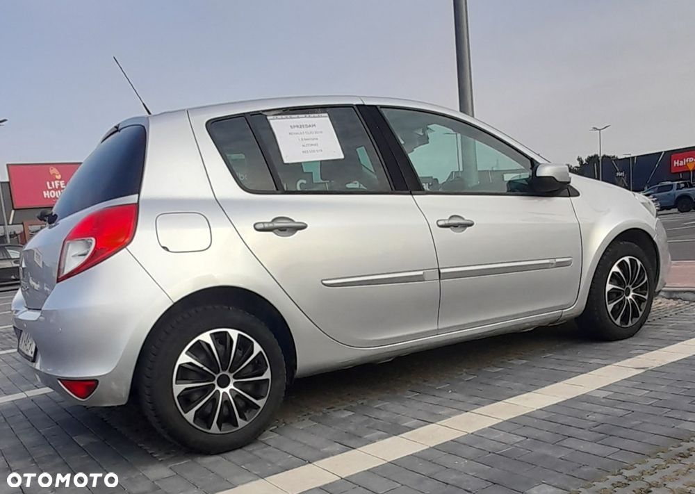Renault Clio 1.6 16V Dwudziestka - 8