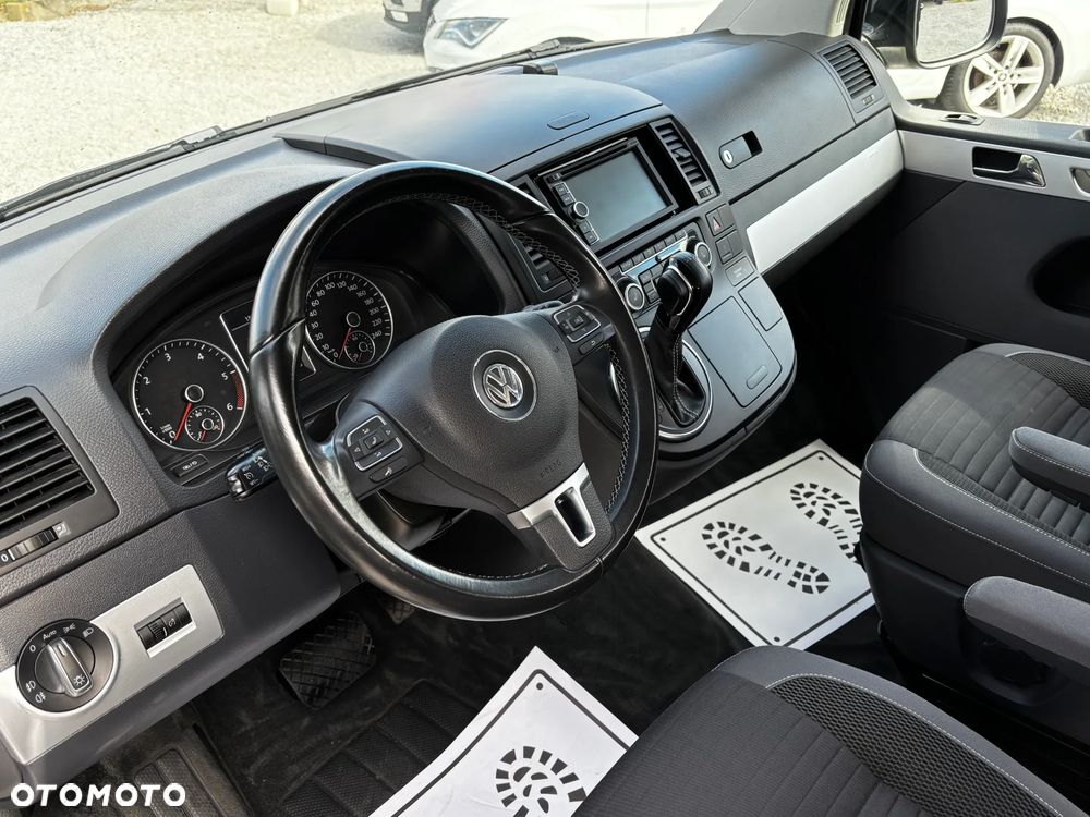 Volkswagen Multivan - 32