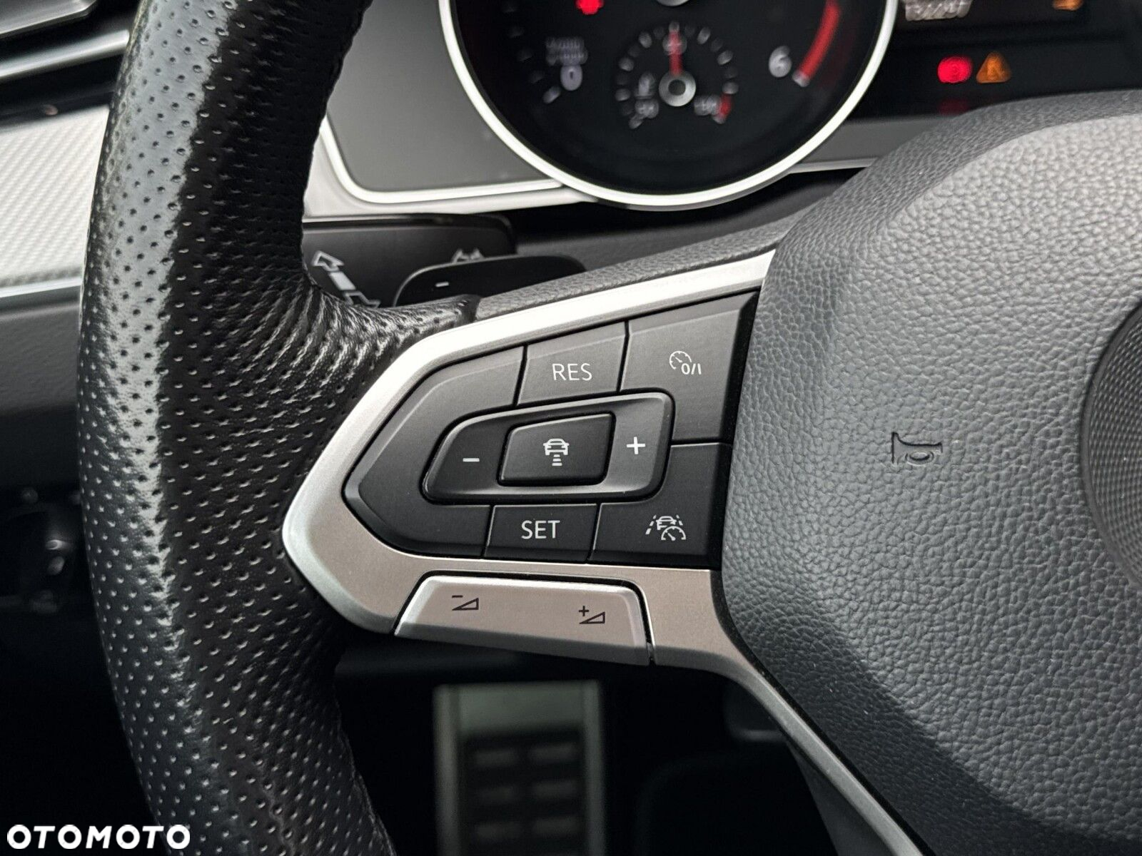 Volkswagen Passat 2.0 TDI EVO Elegance DSG - 20