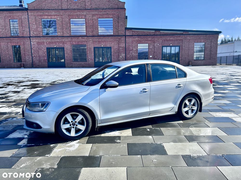 Volkswagen Jetta 1.6 TDI Comfortline - 2