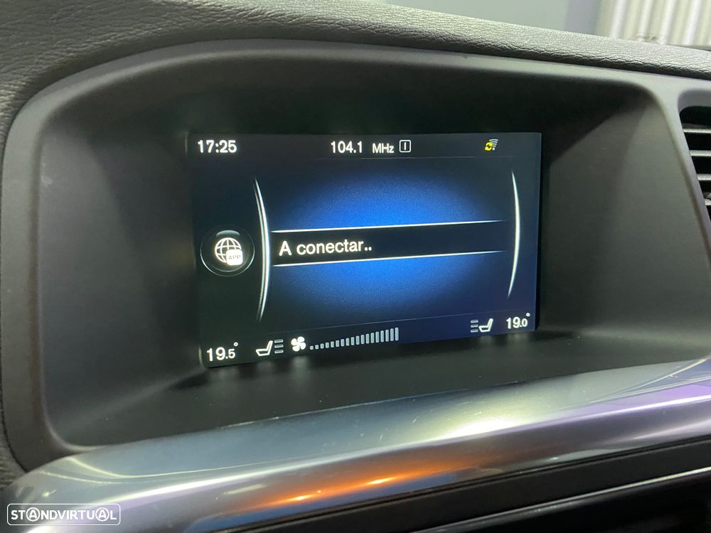 Volvo V60 D6 Twin Engine Geartronic RDesign - 16