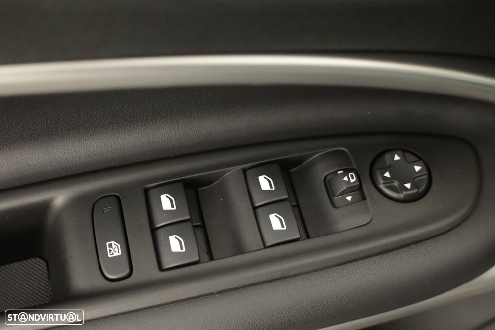 Jeep Avenger 54 kWh Summit - 21