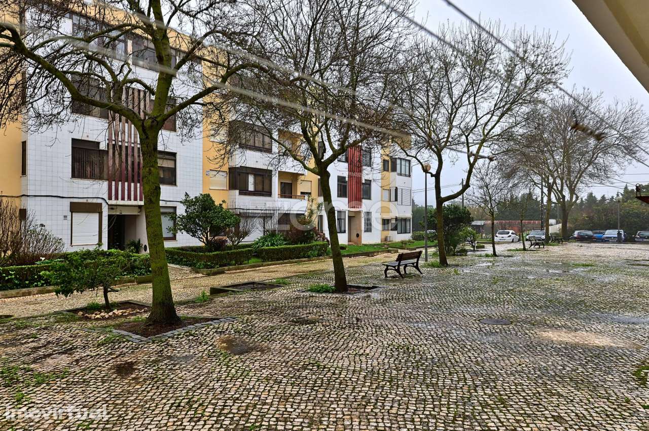 T3 com Suíte-Garagem Box-S. Pedro do Estoril – A Dois Passos da Pra... - Grande imagem: 2/26