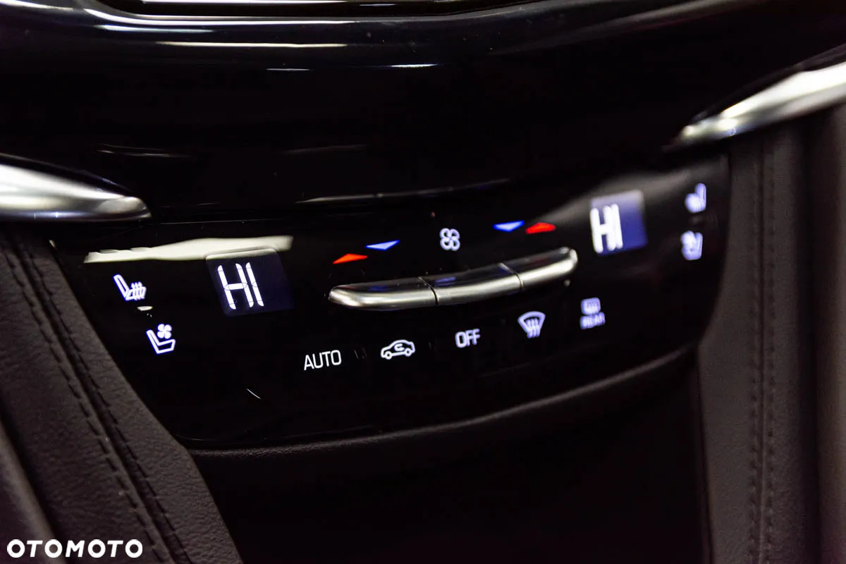 Cadillac XT6 - 16