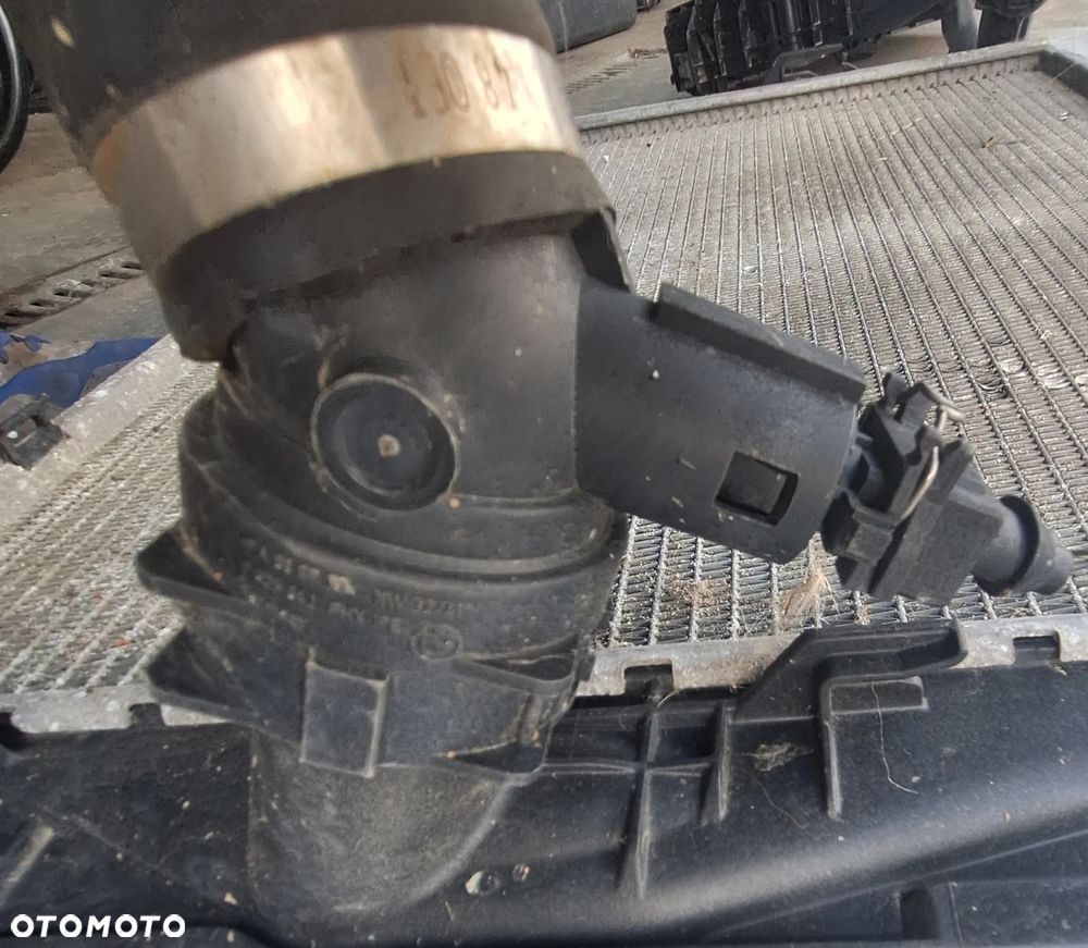 PRZEWÓD CHŁODNICY, WODY   -  BMW E87/1 -2,0  BENZYNA - 3