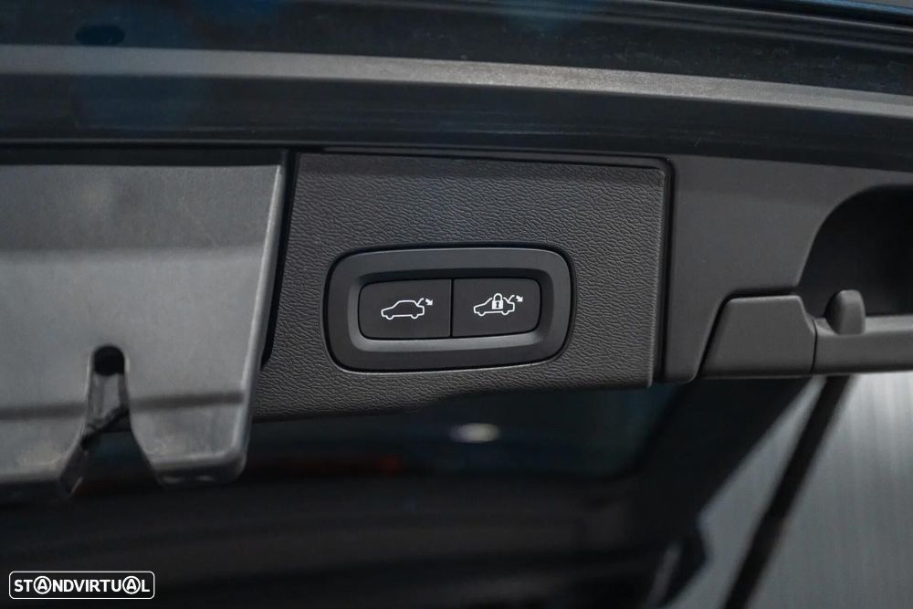 Volvo XC 60 T6 AWD Recharge Plus Bright - 56
