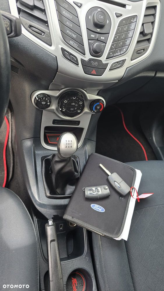 Ford Fiesta 1.25 Celebration - 13