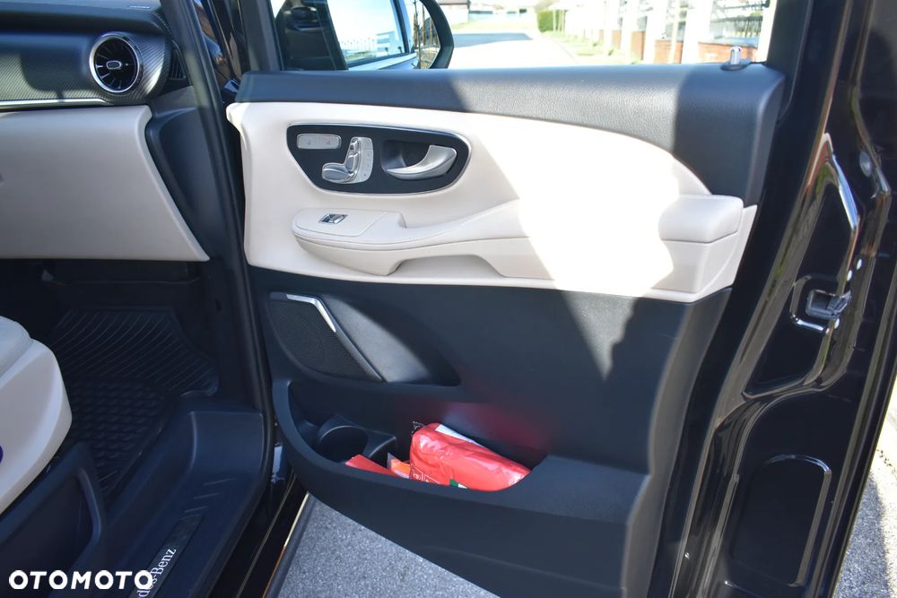 Mercedes-Benz Klasa V 300 d 4-Matic Exclusive 9G-Tronic (d³ugi) - 34