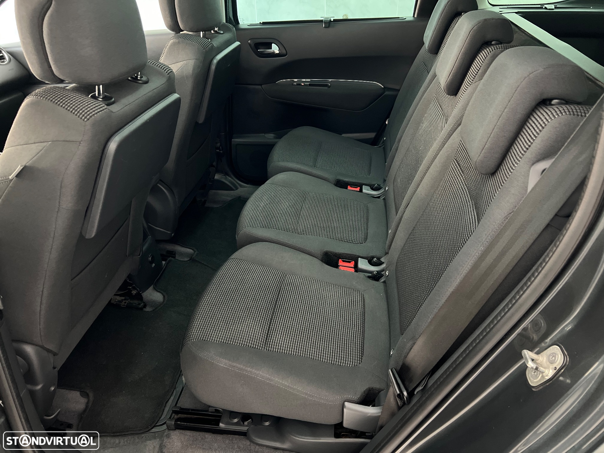 Peugeot 5008 1.6 BlueHDi Allure - 29