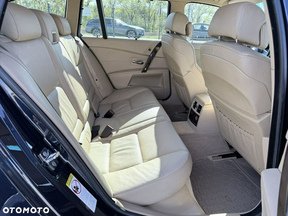 BMW Seria 5 525d - 18