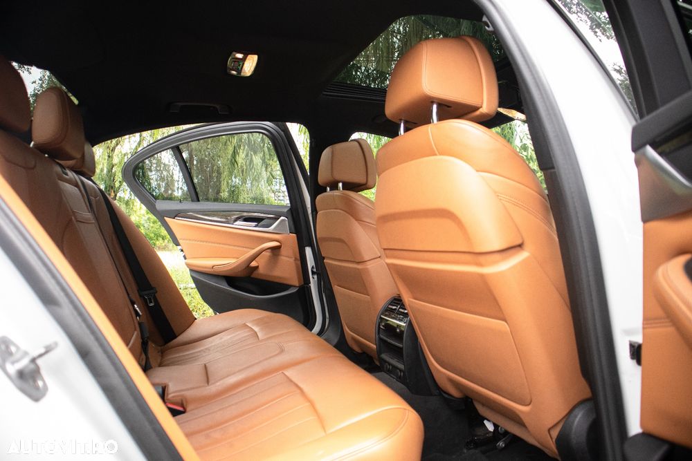BMW Seria 5 530d xDrive Aut. Luxury Line - 19