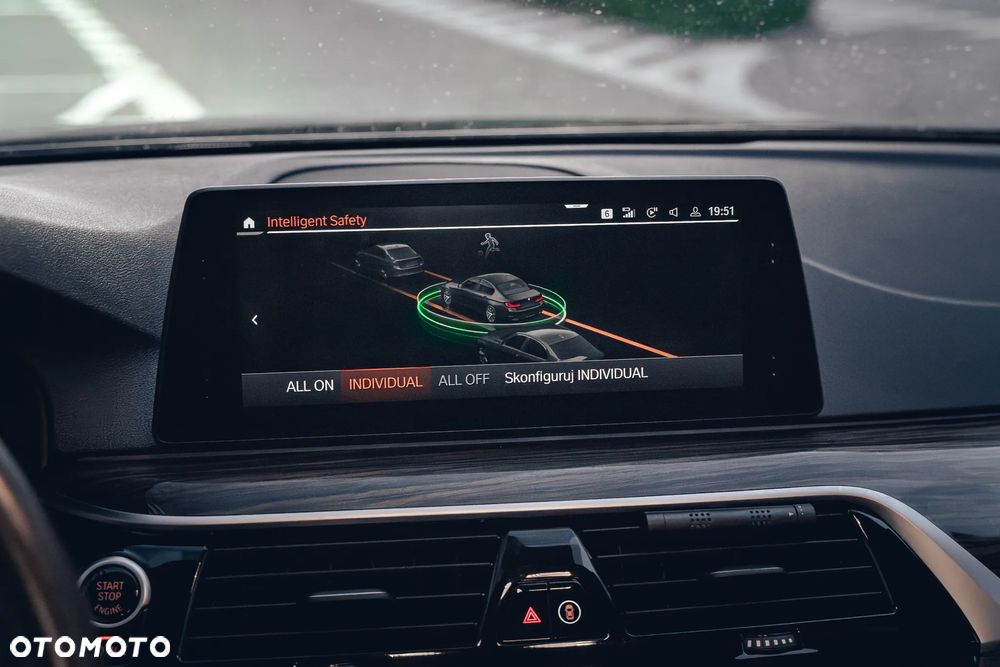 BMW Seria 5 530i xDrive M Sport sport - 22