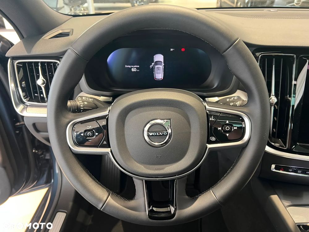 Volvo V60 B4 B Ultimate Dark - 26