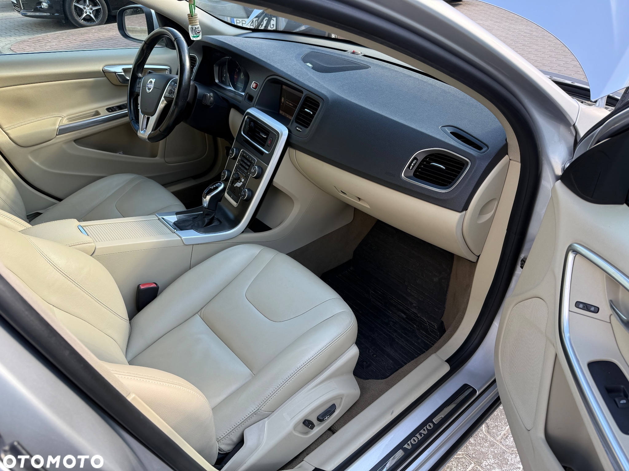 Volvo S60 T5 Drive-E Momentum - 8