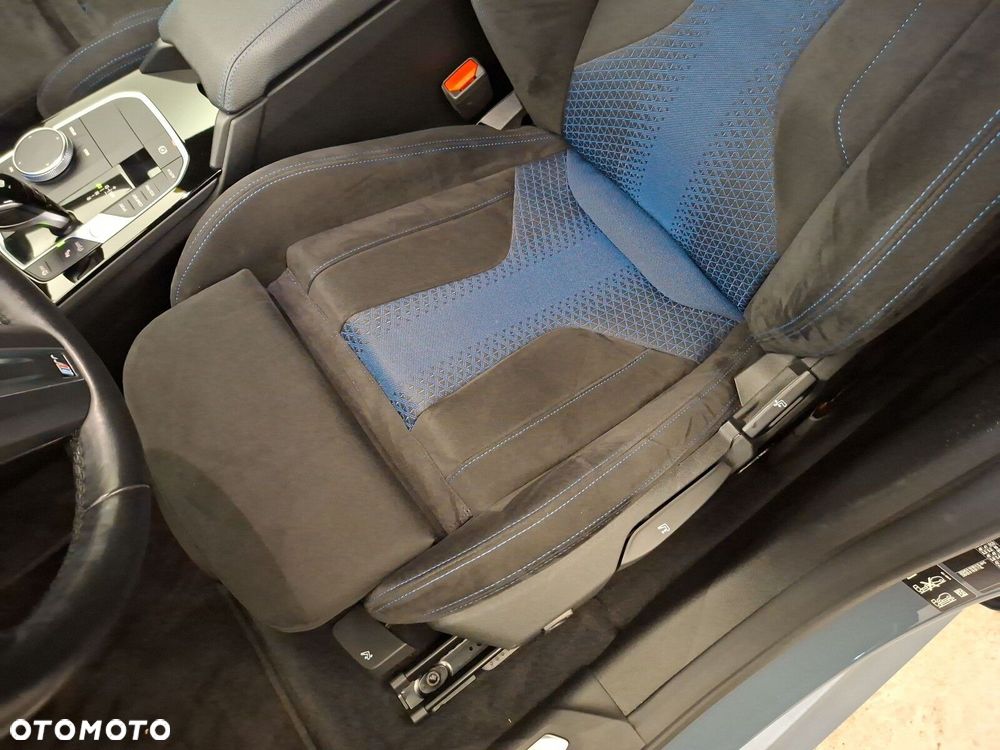 BMW Seria 2 M235i xDrive ColorVision Edition - 14