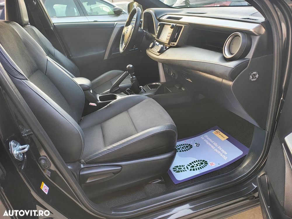 Toyota RAV4 2.0 D-4D 4x2 Start-Stop Executive - 17