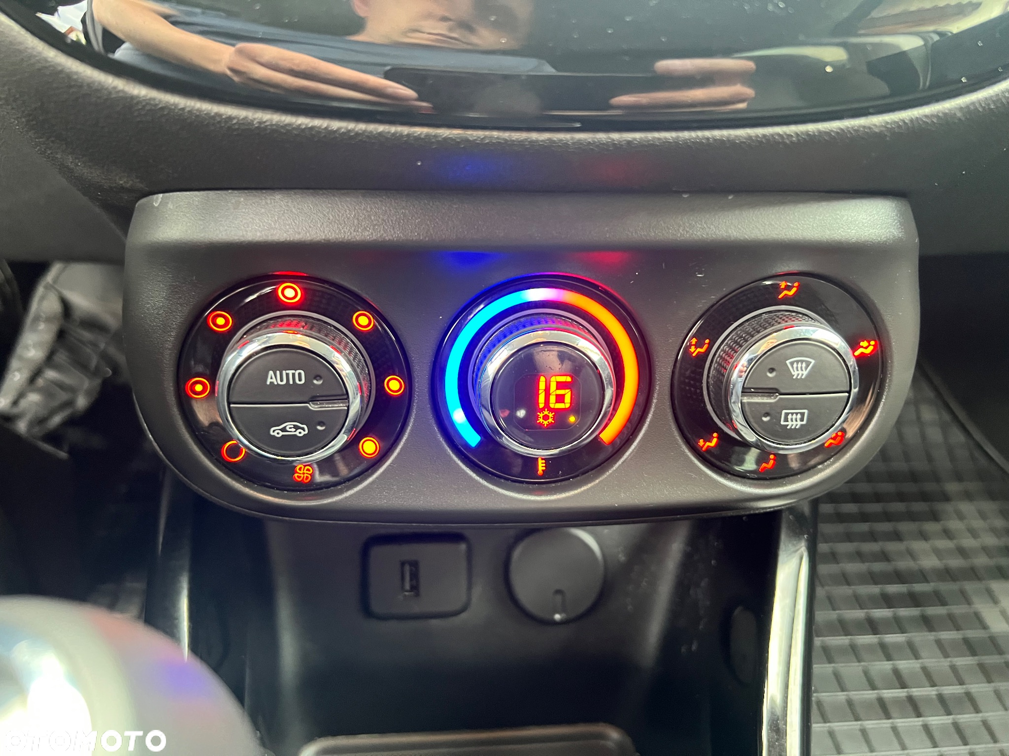 Opel Corsa 1.4 Turbo (ecoFLEX) Start/Stop Innovation - 32