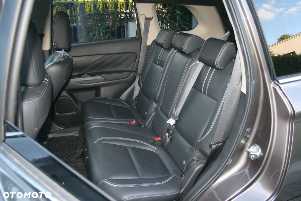 Mitsubishi Outlander Intense + - 20