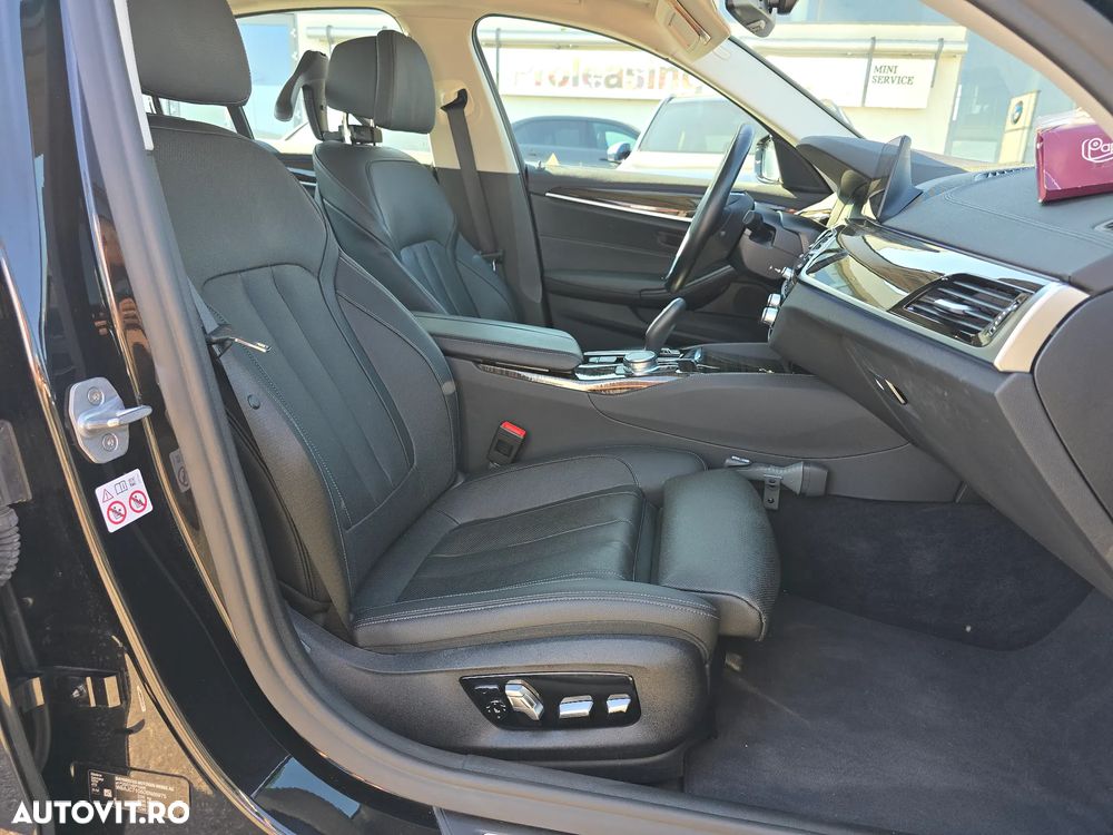 BMW Seria 5 525d Aut. Luxury Line - 10