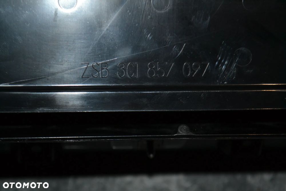 VW PASSAT B6 SCHOWEK PASAŻER CZARNY EUROPA 3C1857097 POD ZMIENIARKĘ - 2