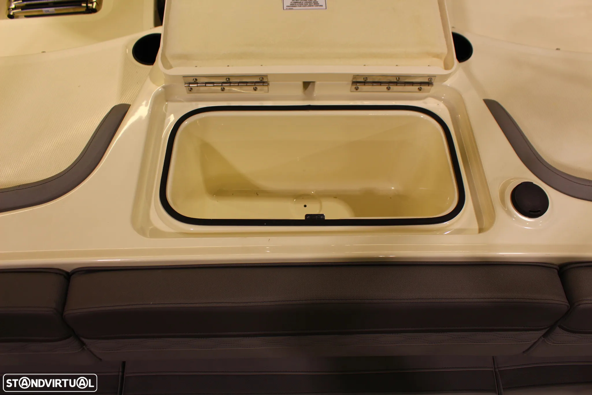 Bayliner M17 - 17