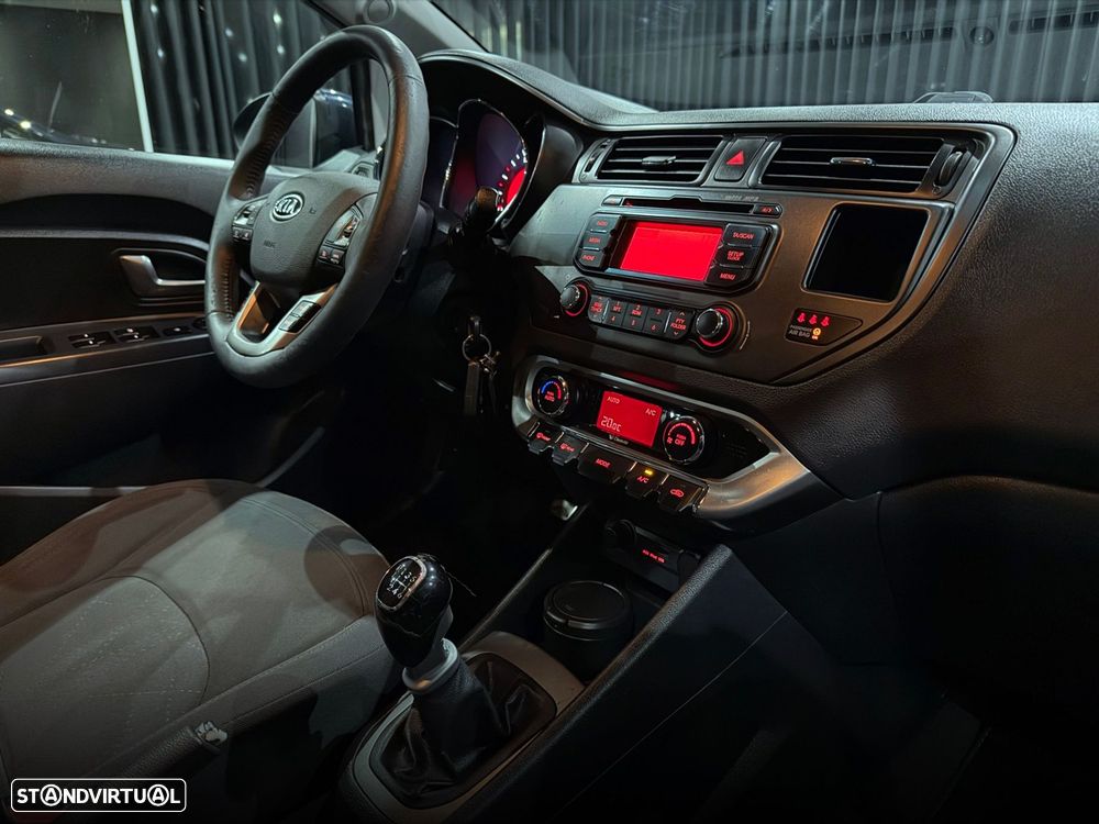 Kia Rio 1.4 CRDi EX - 23