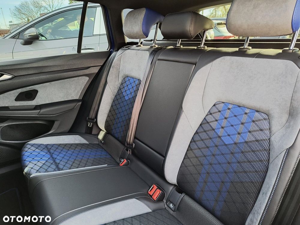 Volkswagen Golf - 23