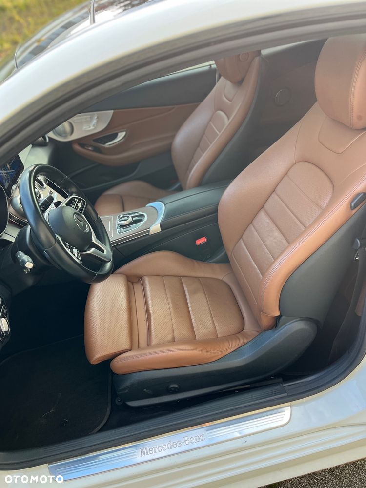 Mercedes-Benz Klasa C 300 4MATIC 9G-TRONIC - 18