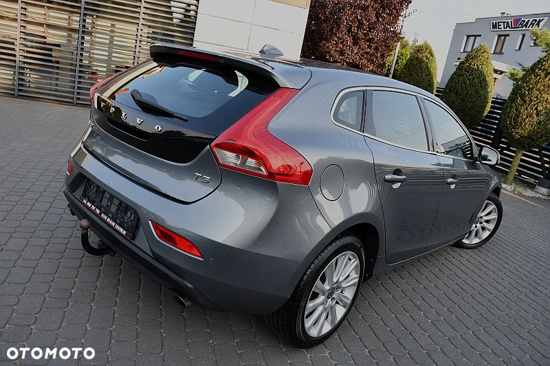 Volvo V40 T3 Momentum - 4