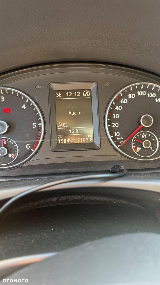 Volkswagen Touran 2.0 TDI DPF STYLE - 10
