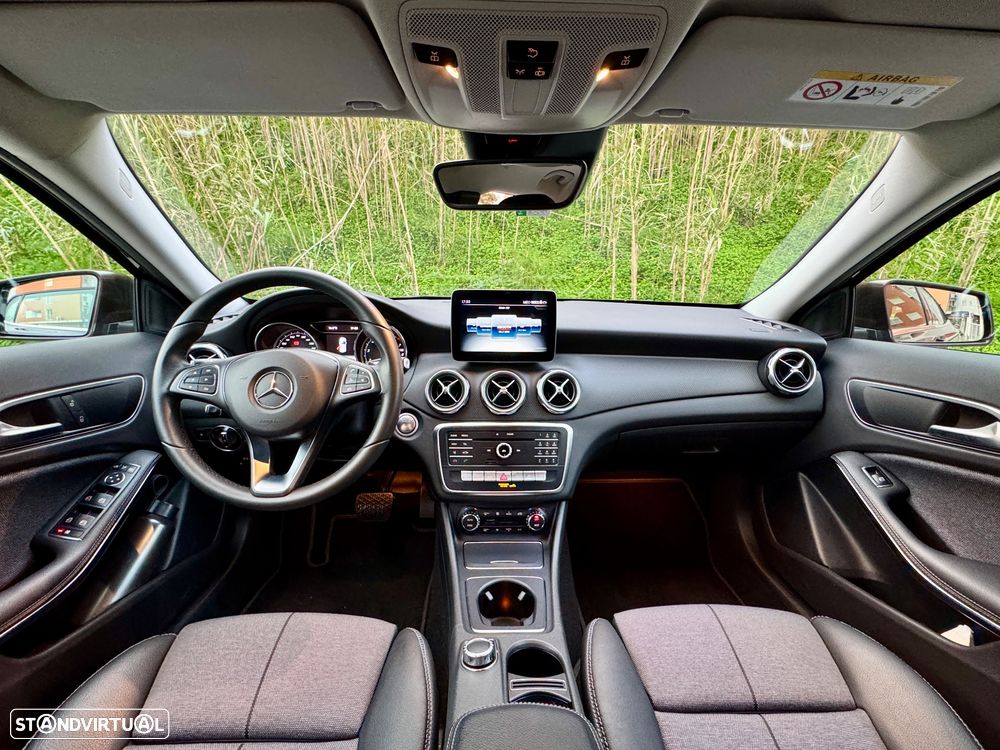 Mercedes-Benz GLA 220 4Matic 7G-DCT - 9