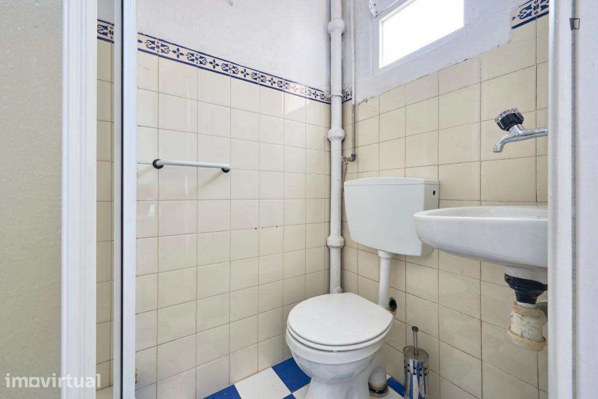 Quarto - localizado em Entrecampos Lisbon - Grande imagem: 2/36