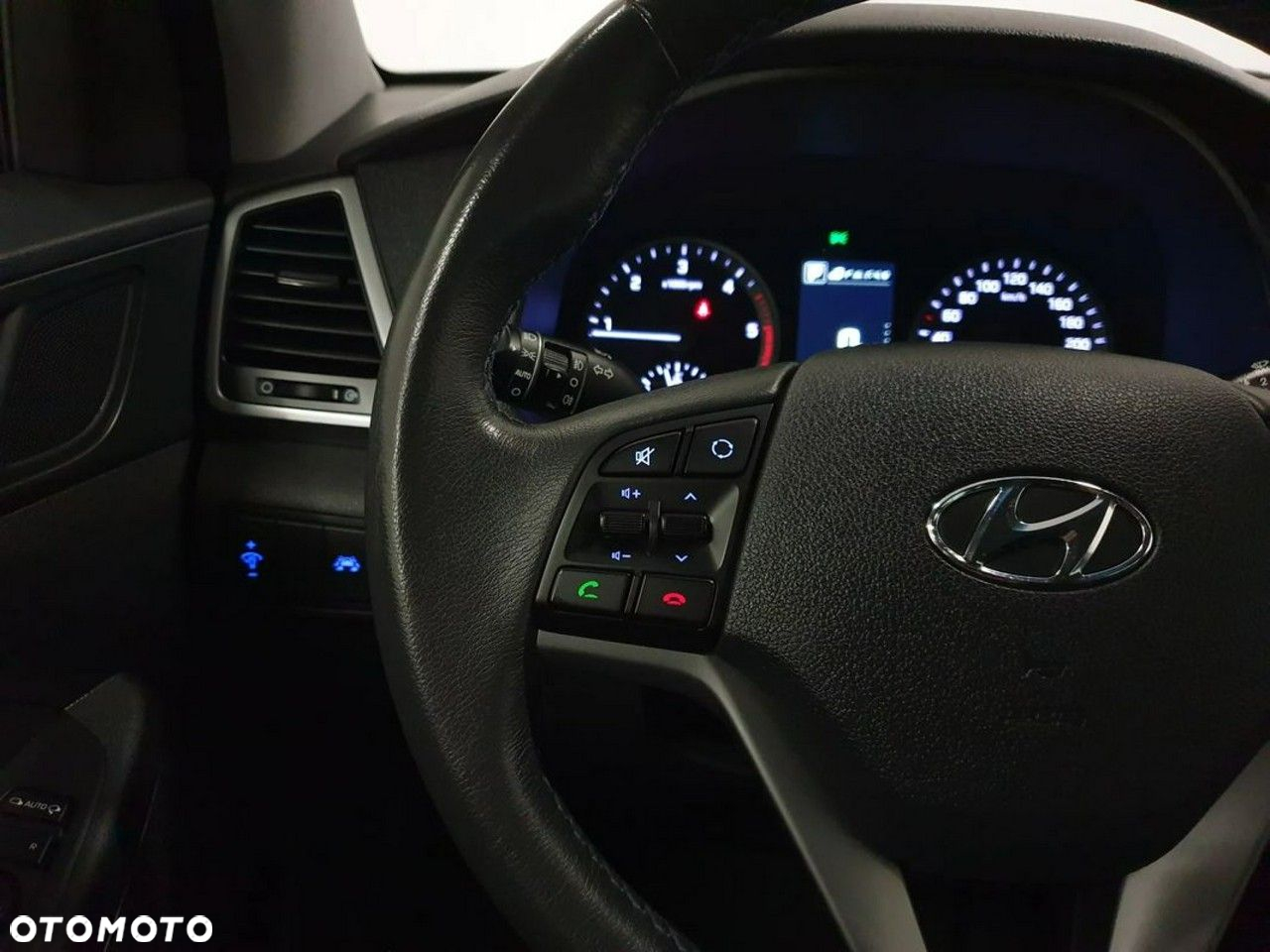 Hyundai Tucson 1.7 CRDI BlueDrive Style 2WD DCT - 10