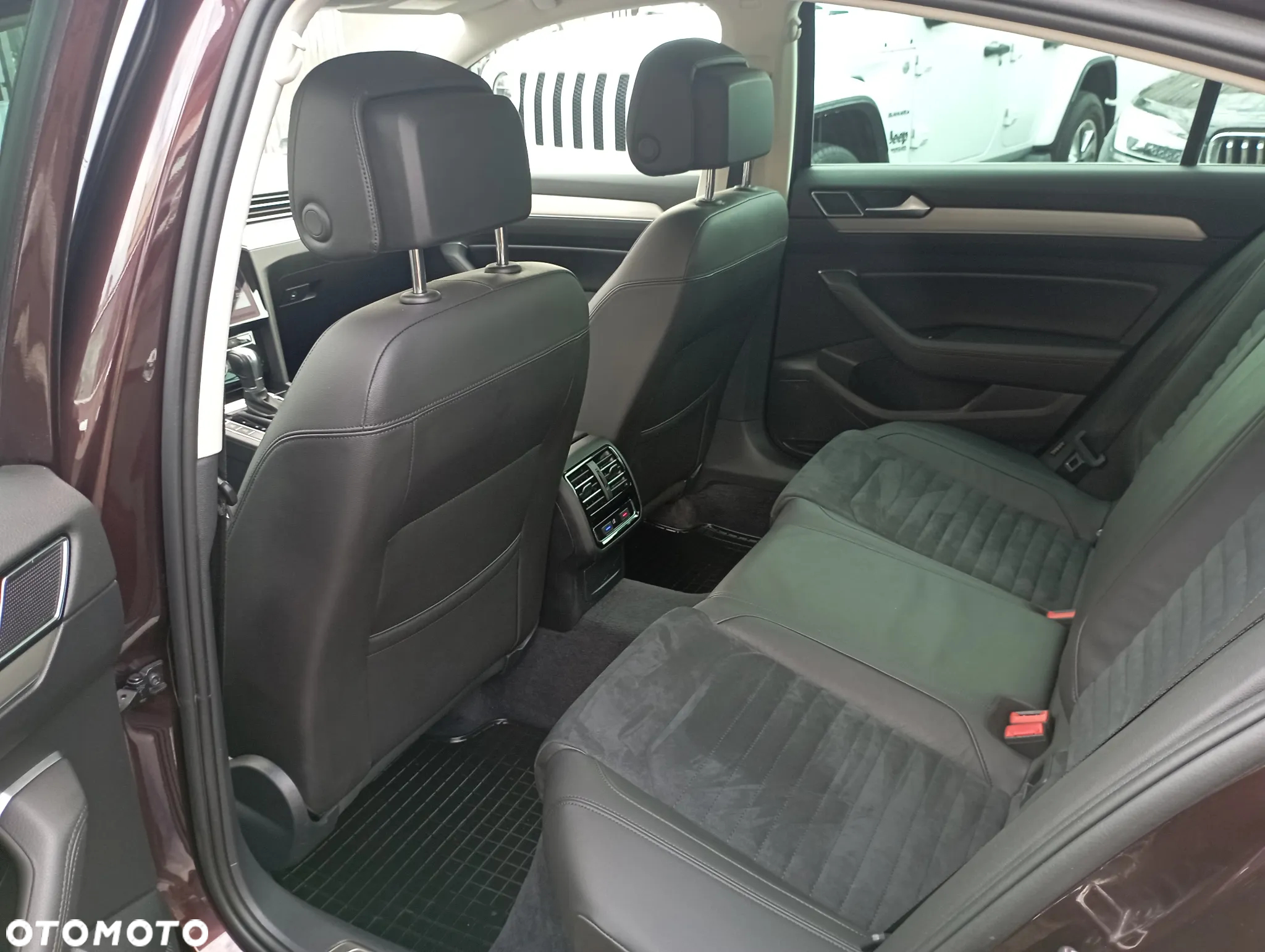 Volkswagen Passat 2.0 TDI BMT 4Mot Highline DSG - 11