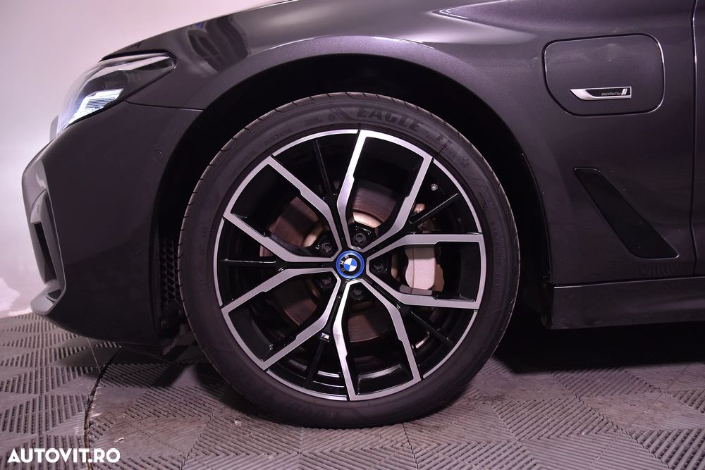 BMW Seria 5 530e Aut. M Sport Edition - 13