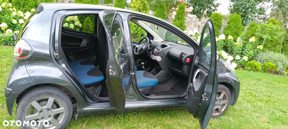 Toyota Aygo Connect - 18