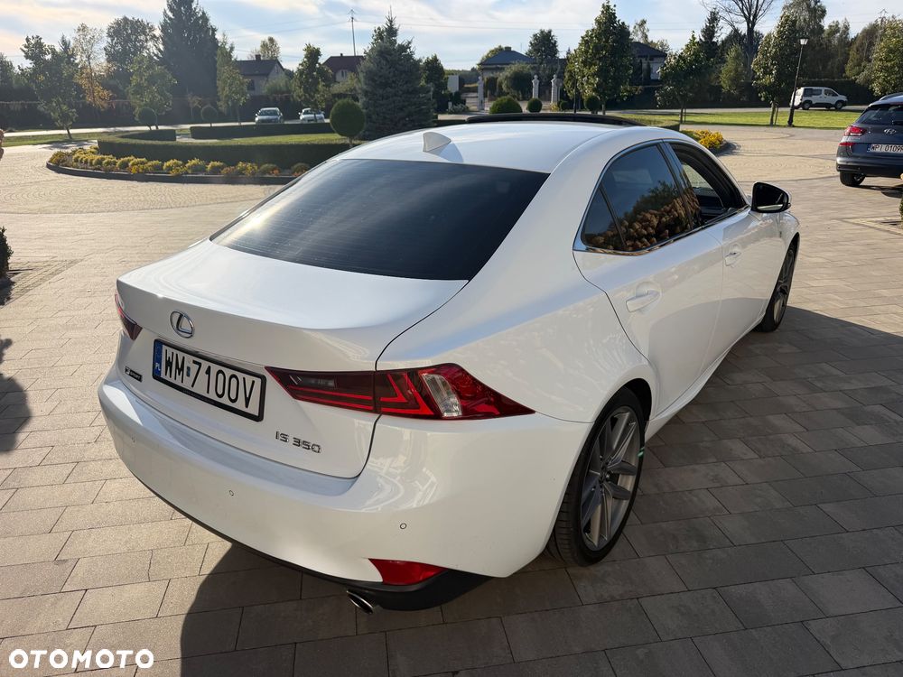 Lexus IS - 10