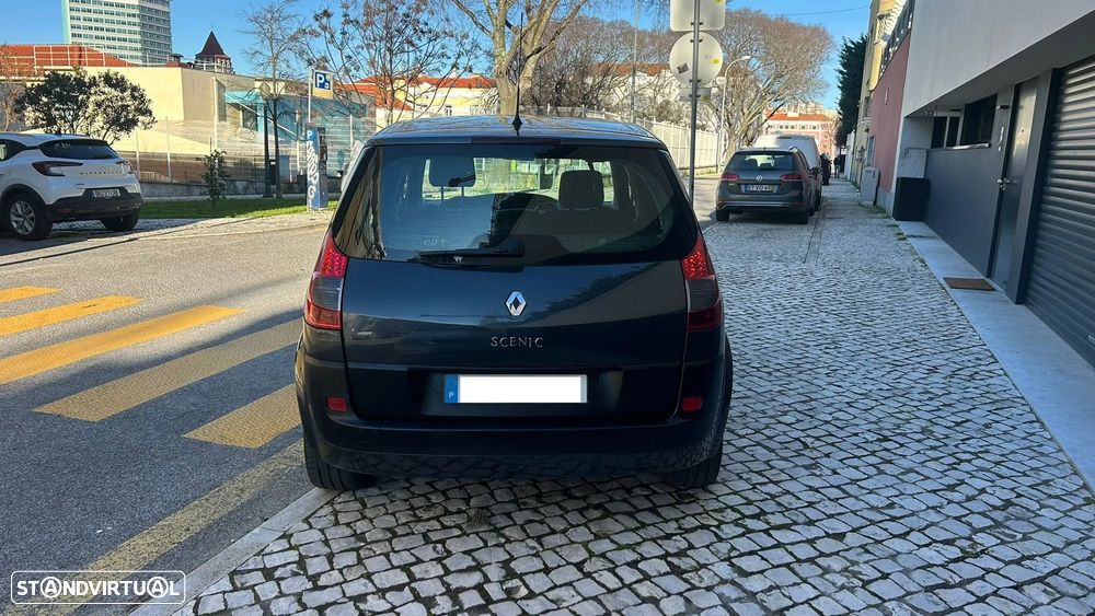 Renault Scénic 1.5 dCi Dynamique S - 4