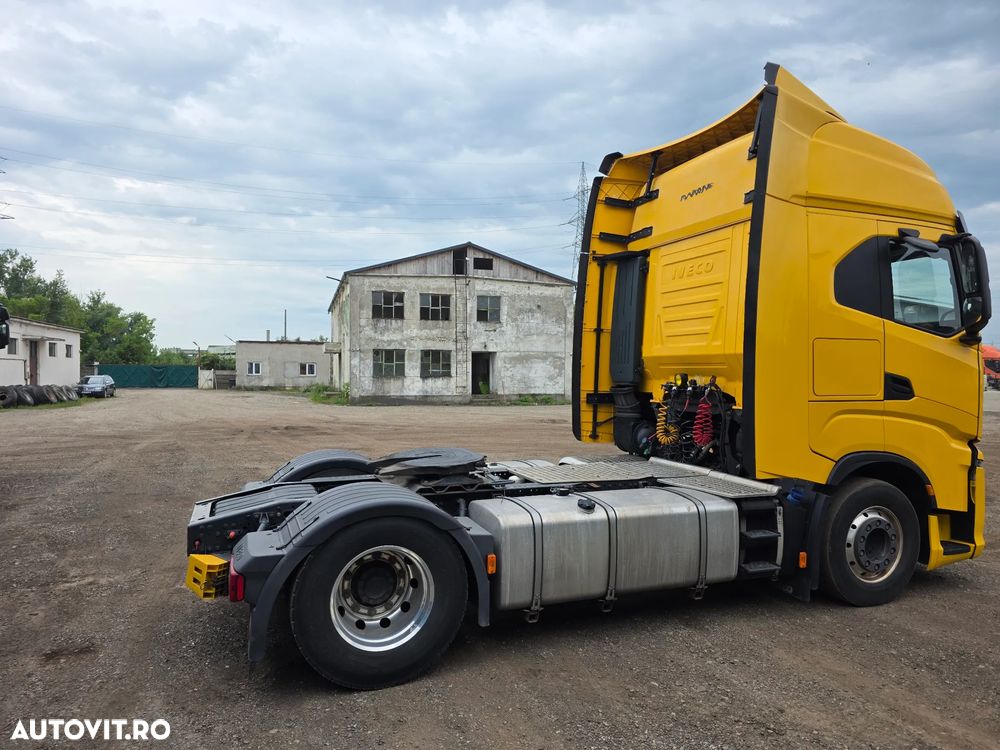 Iveco Stralis Hi-Way - 4