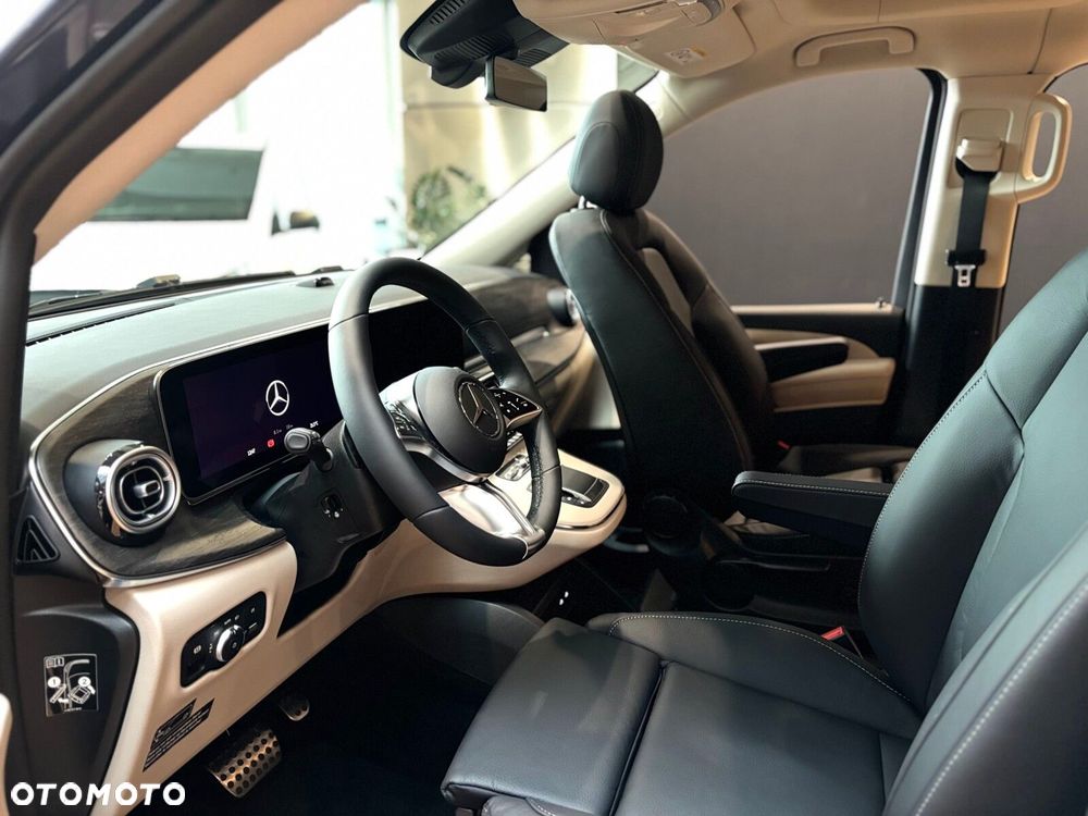 Mercedes-Benz Klasa V - 28