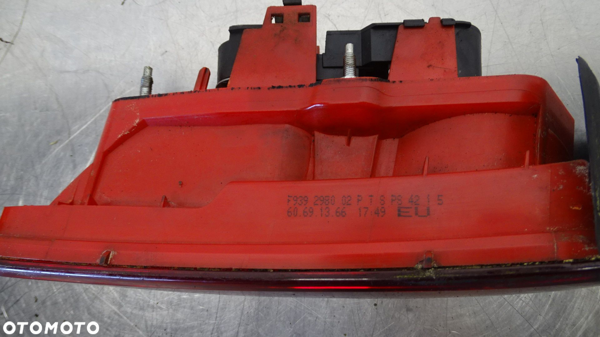 LAMPA LEWA TYLNA W KLAPIE ALFA ROMEO 159 JTDM 60691366 - 2