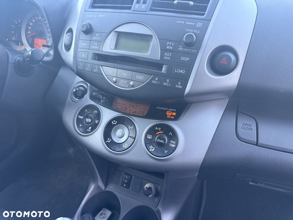 Toyota RAV4 - 13