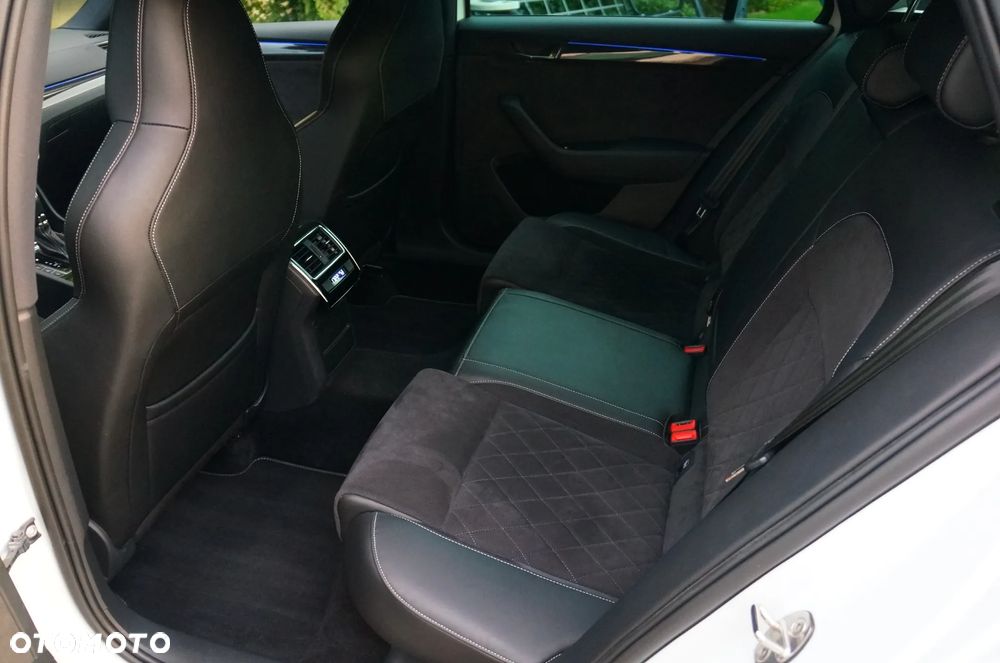 Skoda Superb 2.0 TDI 4x4 DSG SportLine - 38