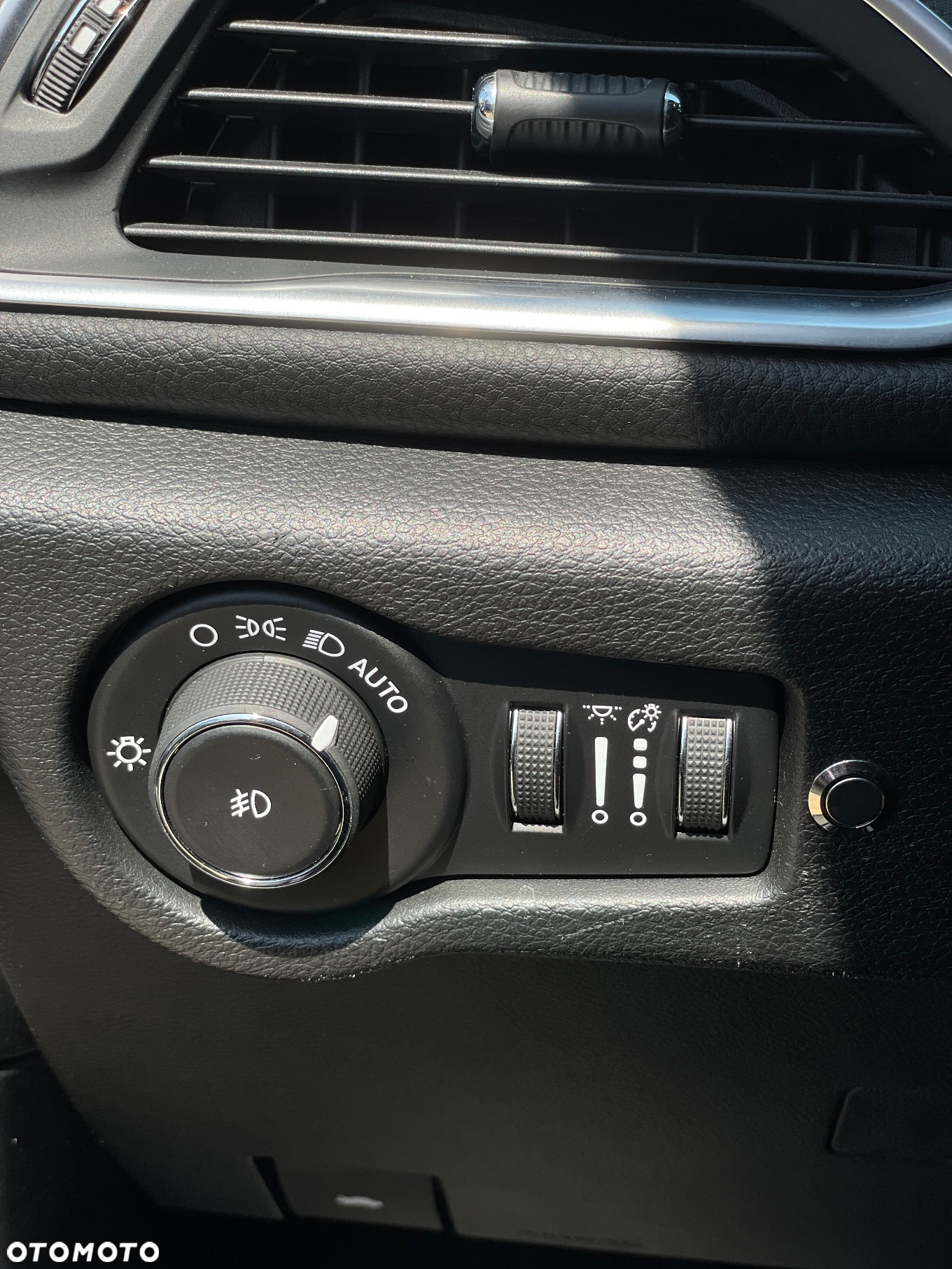 Chrysler Pacifica - 4