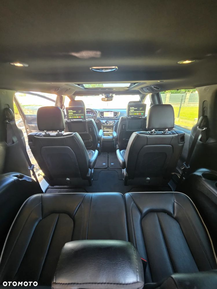 Chrysler Pacifica - 27