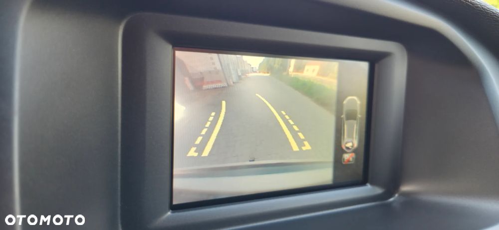 Volvo V40 Cross Country D3 Drive-E Momentum - 25