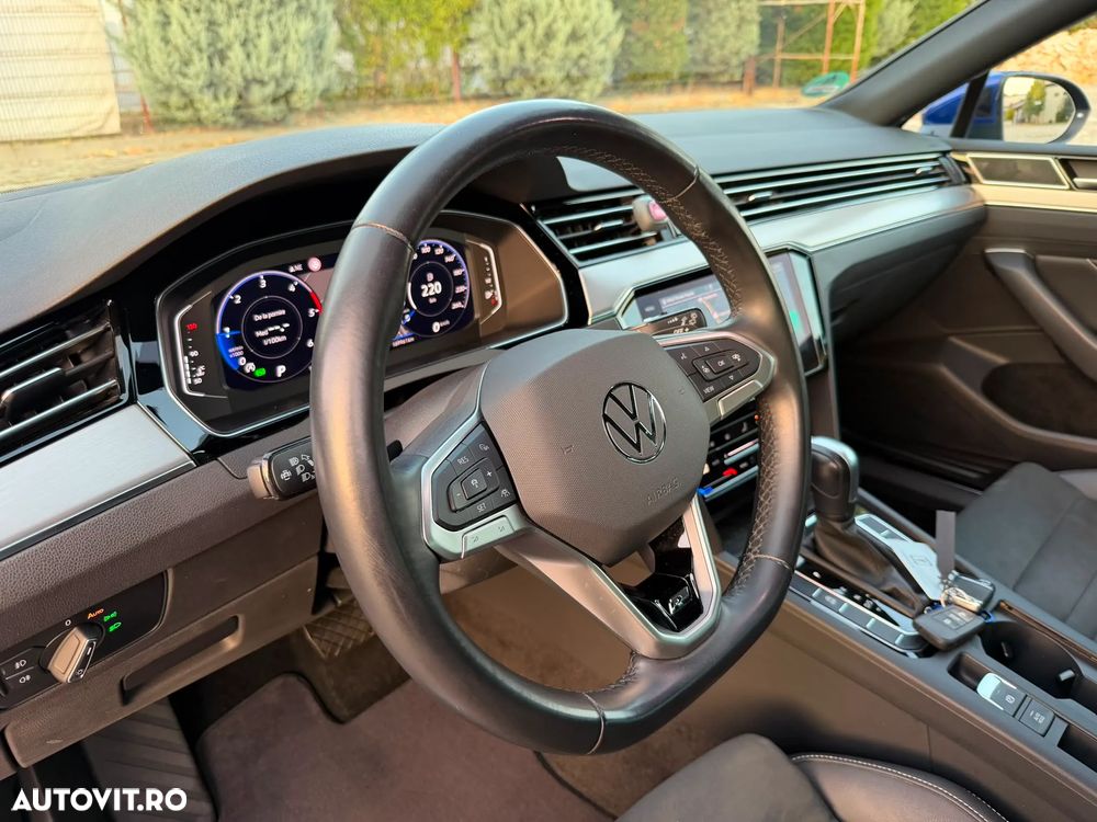 Volkswagen Passat - 15