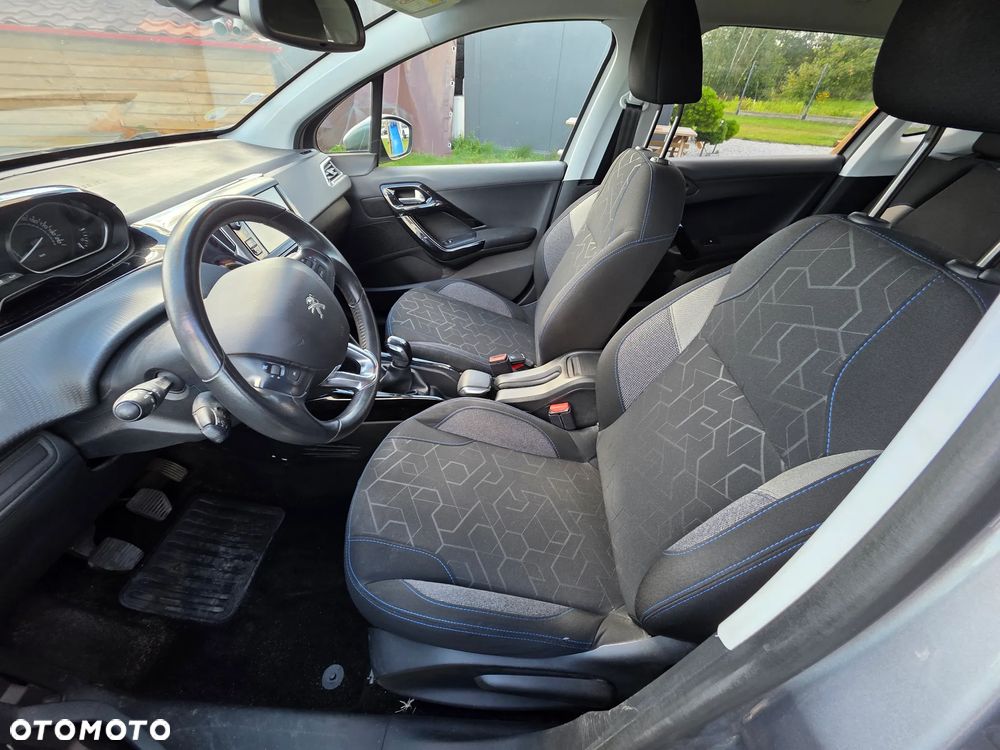 Peugeot 2008 BlueHDi 100 STOP & START Signature - 10