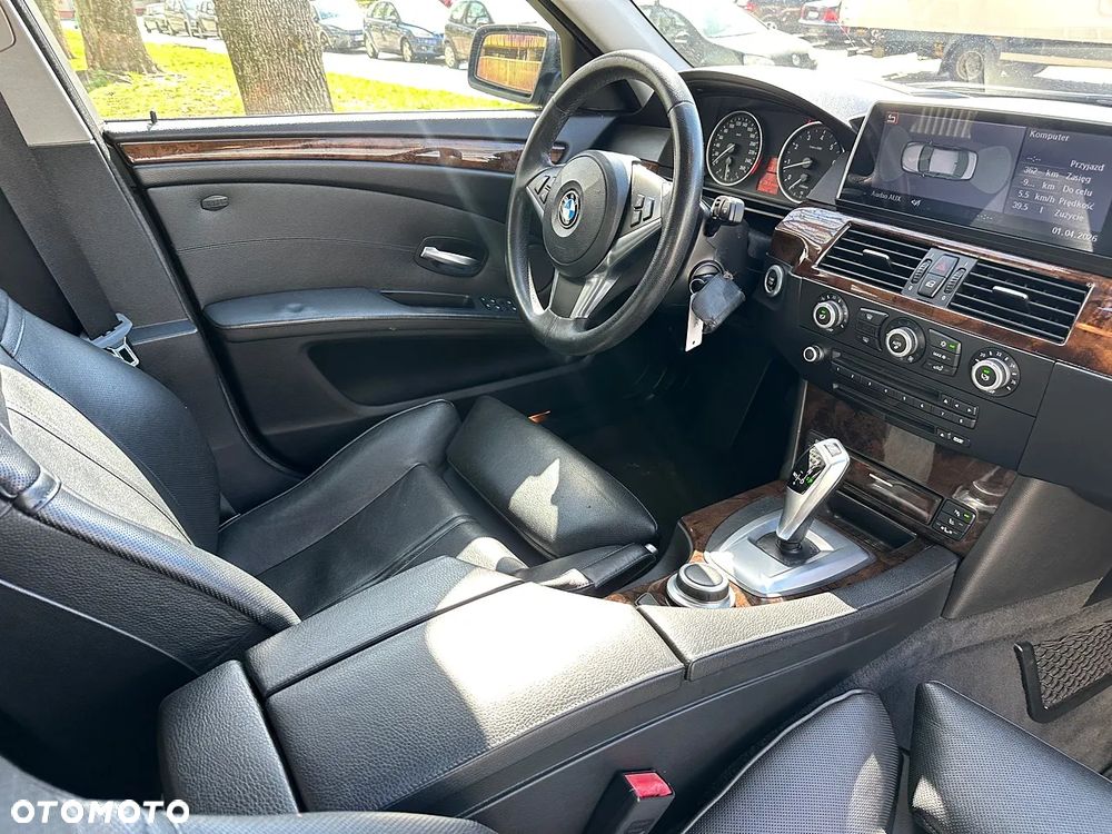 BMW Seria 5 530i xDrive - 17